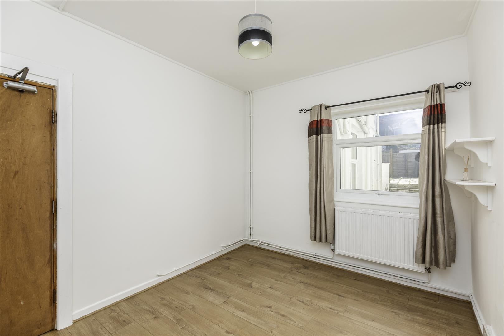 Oakwood Road, Brynmill, Swansea, SA2 0DN
